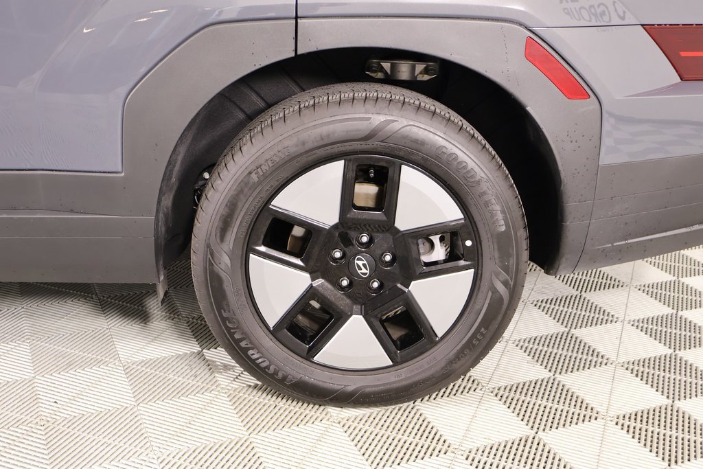 Used 2025 Hyundai Santa Fe SEL image 18