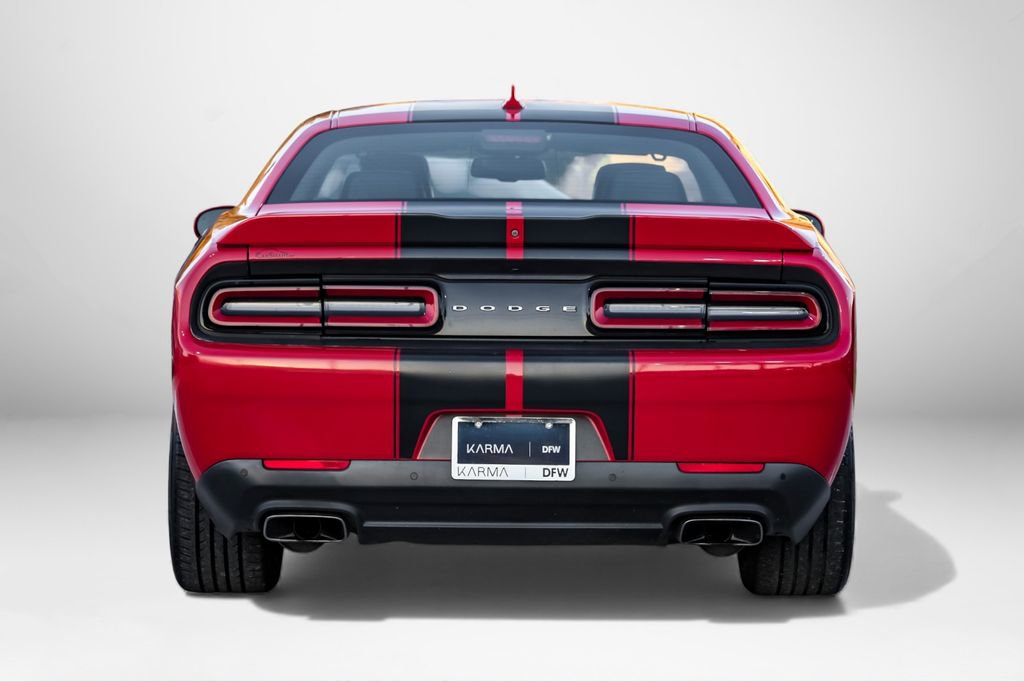 Used 2015 Dodge Challenger SRT w/ Technology Group image 7