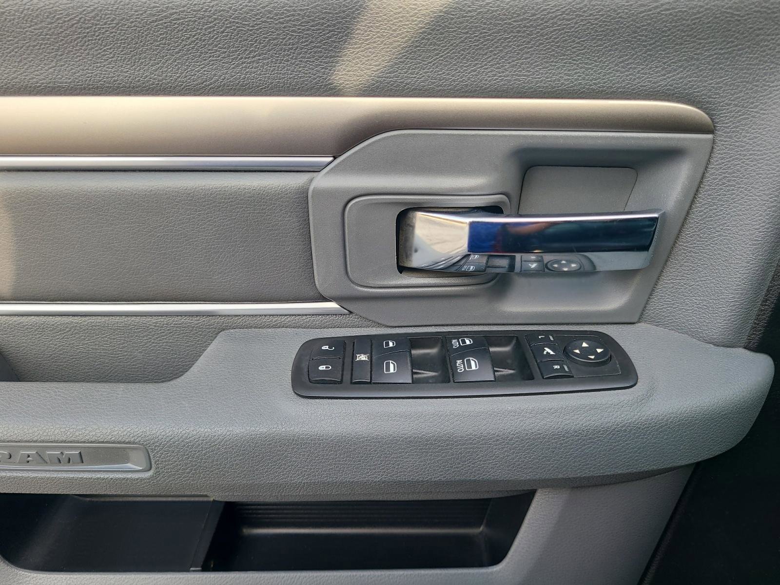 Used 2014 RAM 1500 Lone Star image 10