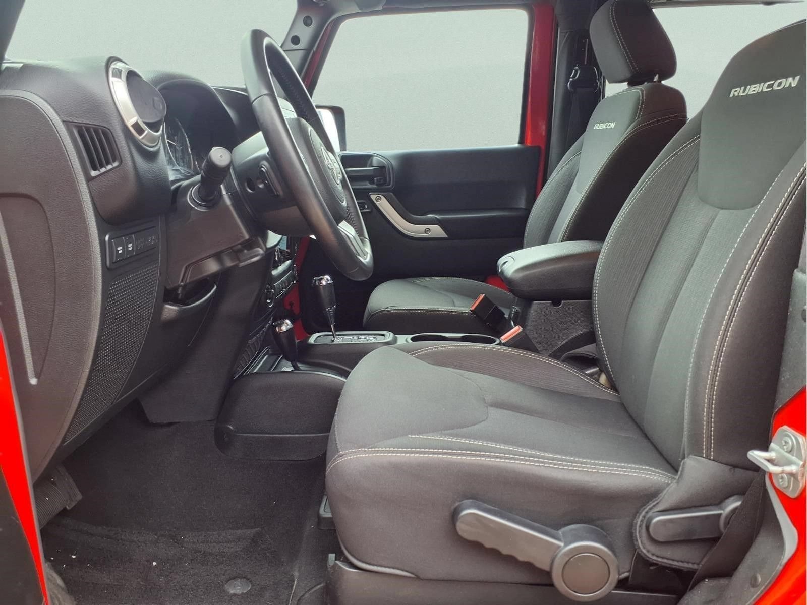 Used 2018 Jeep Wrangler Rubicon w/ Power Convenience Group AWD/4WD image 11