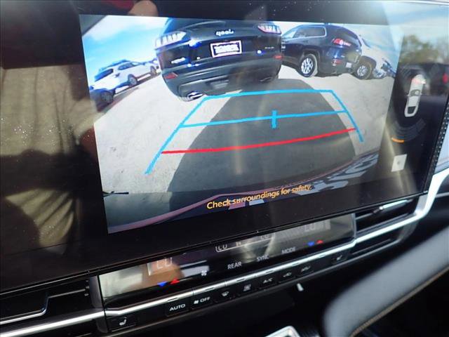 Used 2025 Toyota Sienna XLE Woodland Edition image 23