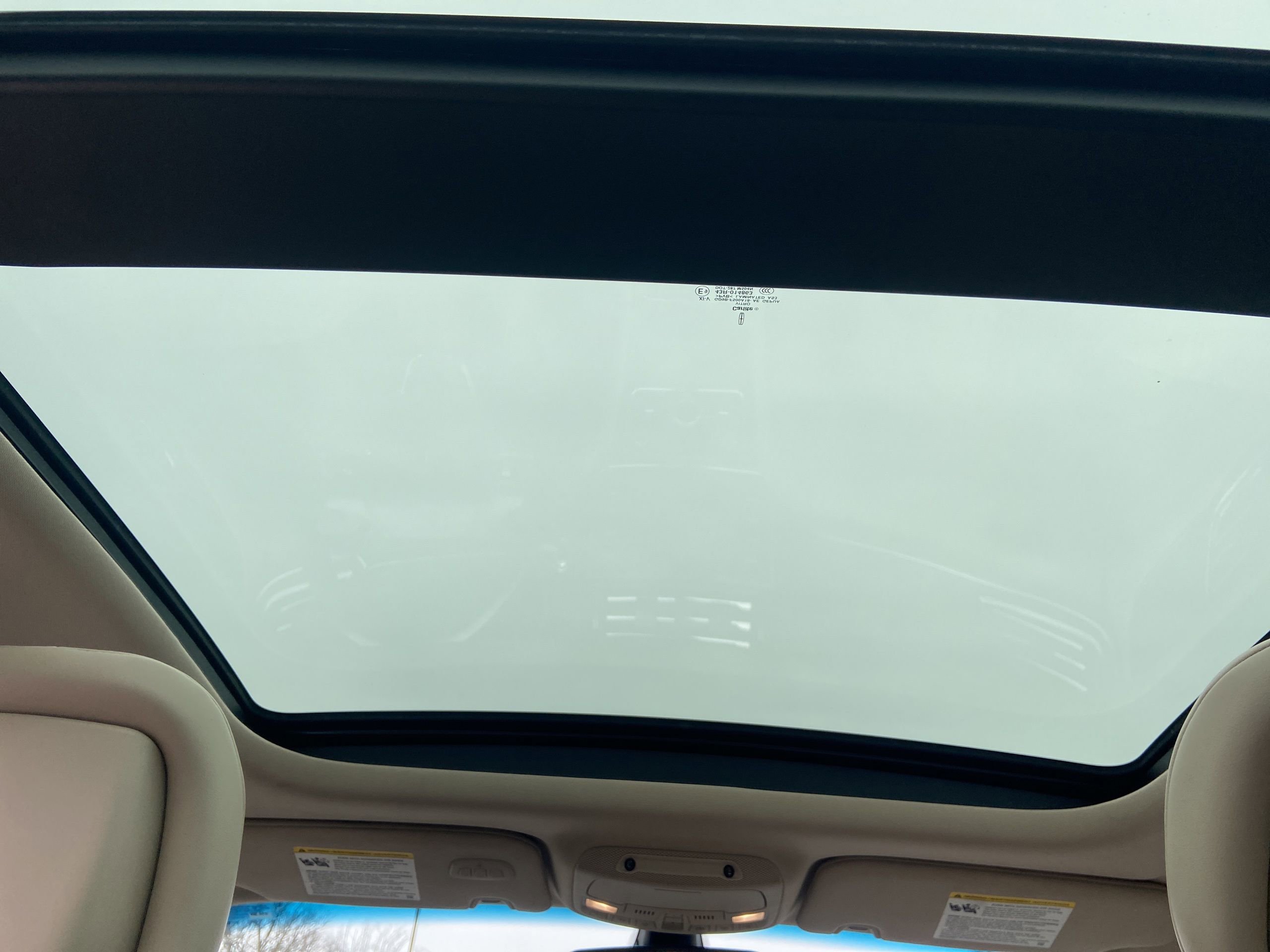 Used 2017 Lincoln Continental Select w/ Continental Climate Package image 16