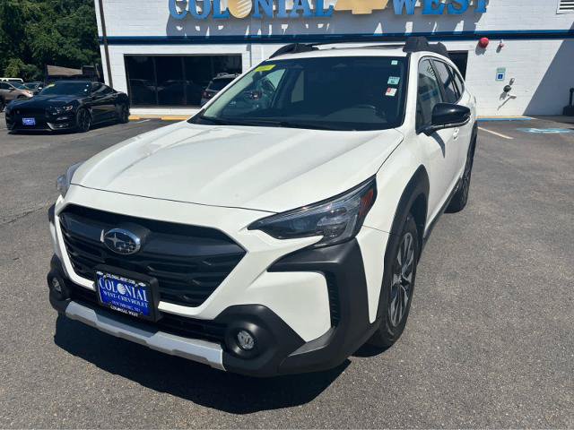 Used 2025 Subaru Outback Limited AWD/4WD image 2