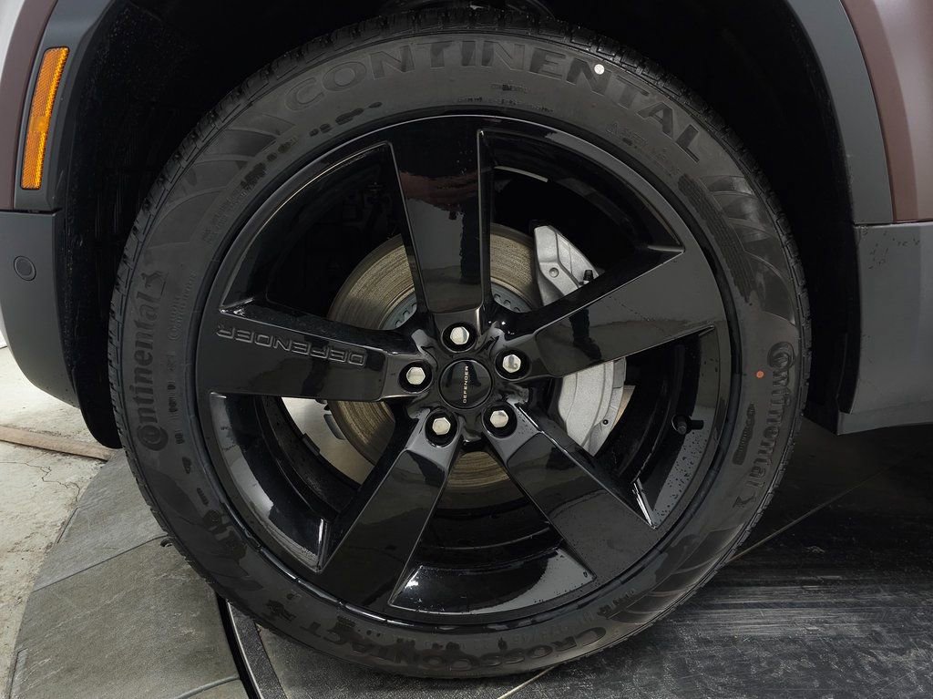 New 2026 Land Rover Defender 130 S image 10