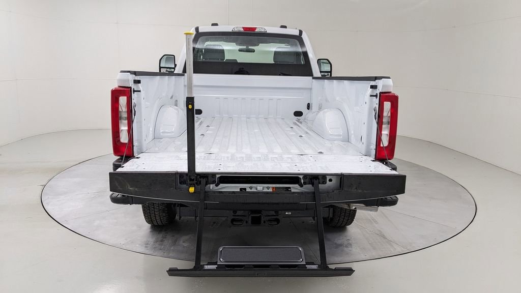 New 2026 Ford F250 XL w/ F-250 >10K GVWR Package image 7