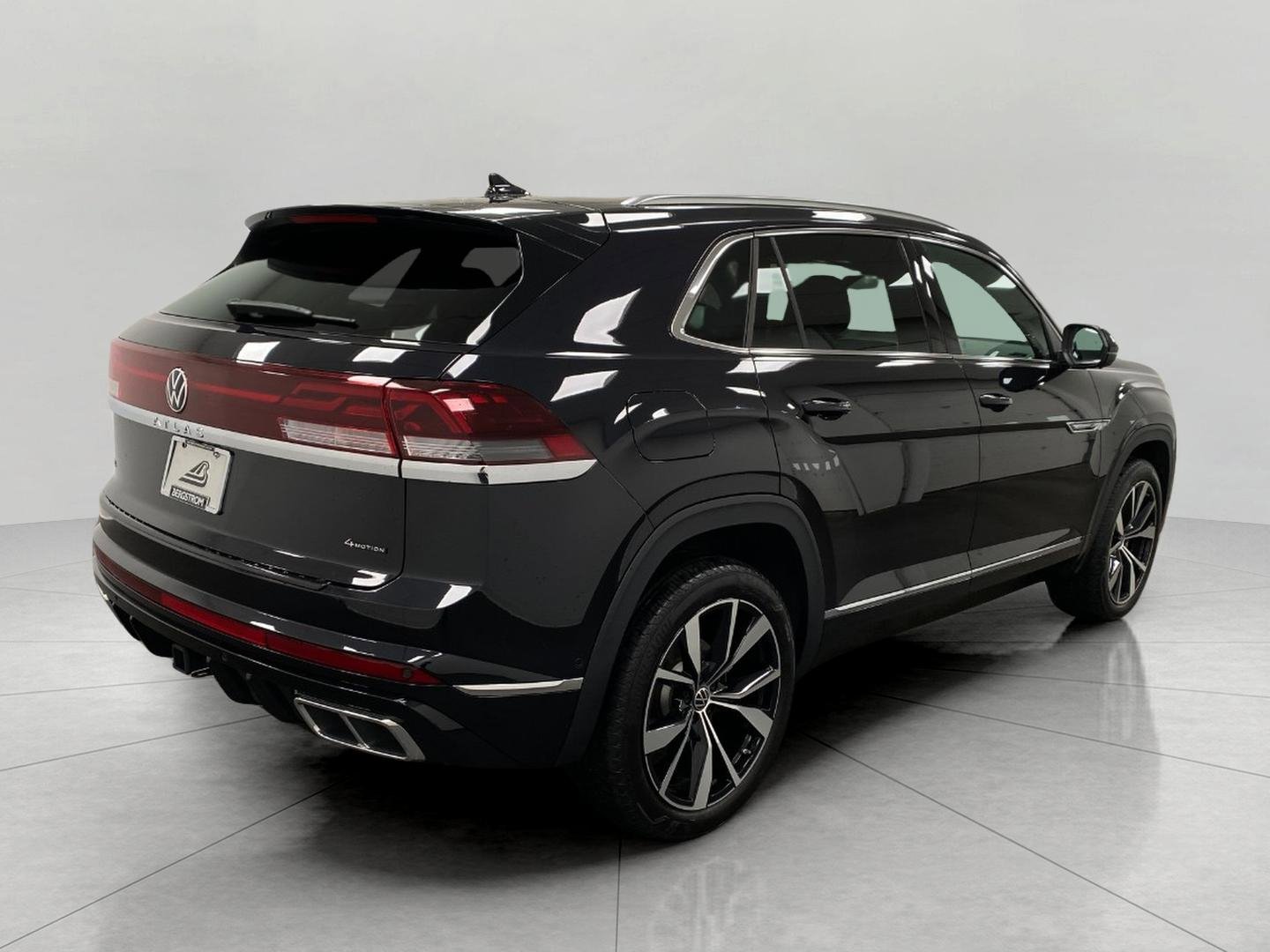 Used 2024 Volkswagen Atlas Cross Sport SEL Premium R-Line image 3