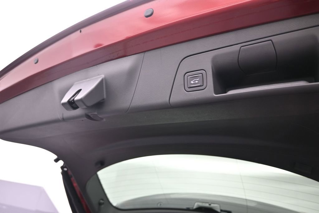 Used 2023 Buick Envision Avenir AWD/4WD image 16