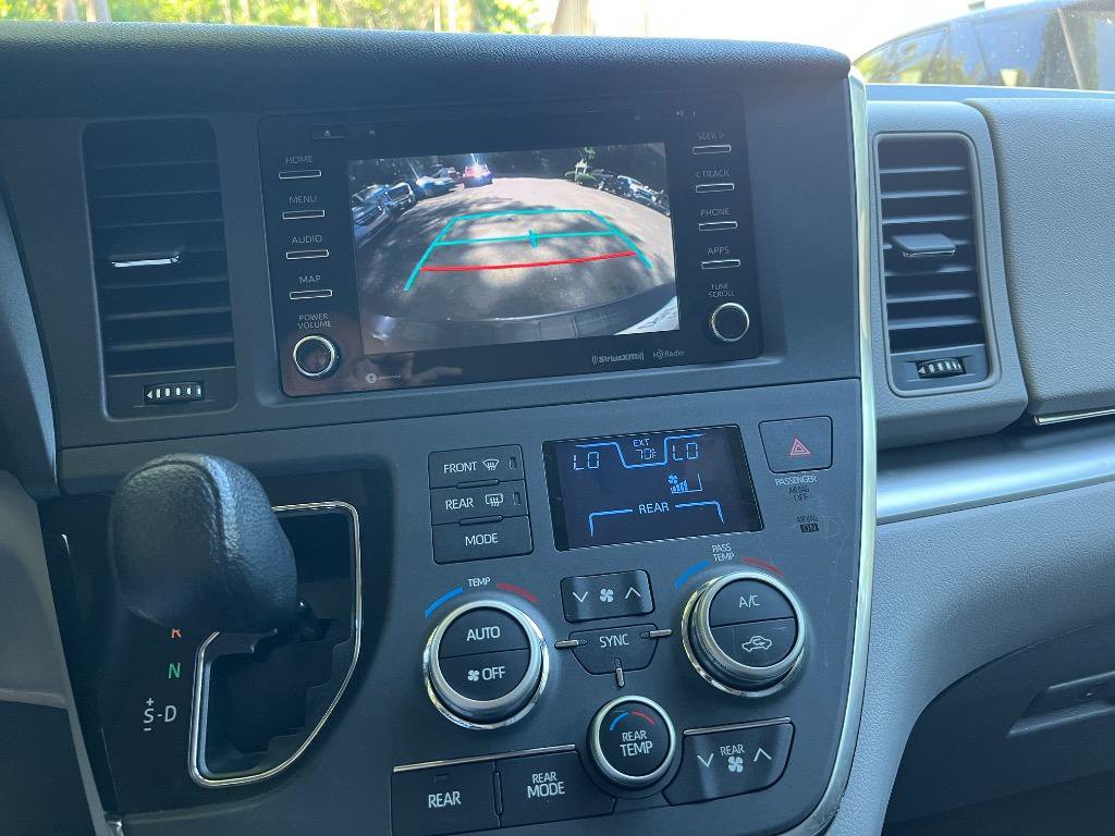 Used 2019 Toyota Sienna LE FWD image 39