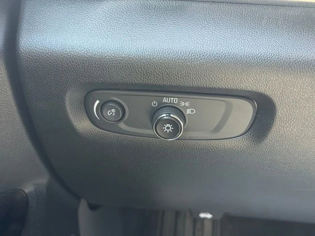 Used 2022 Chevrolet Traverse LT AWD/4WD image 14