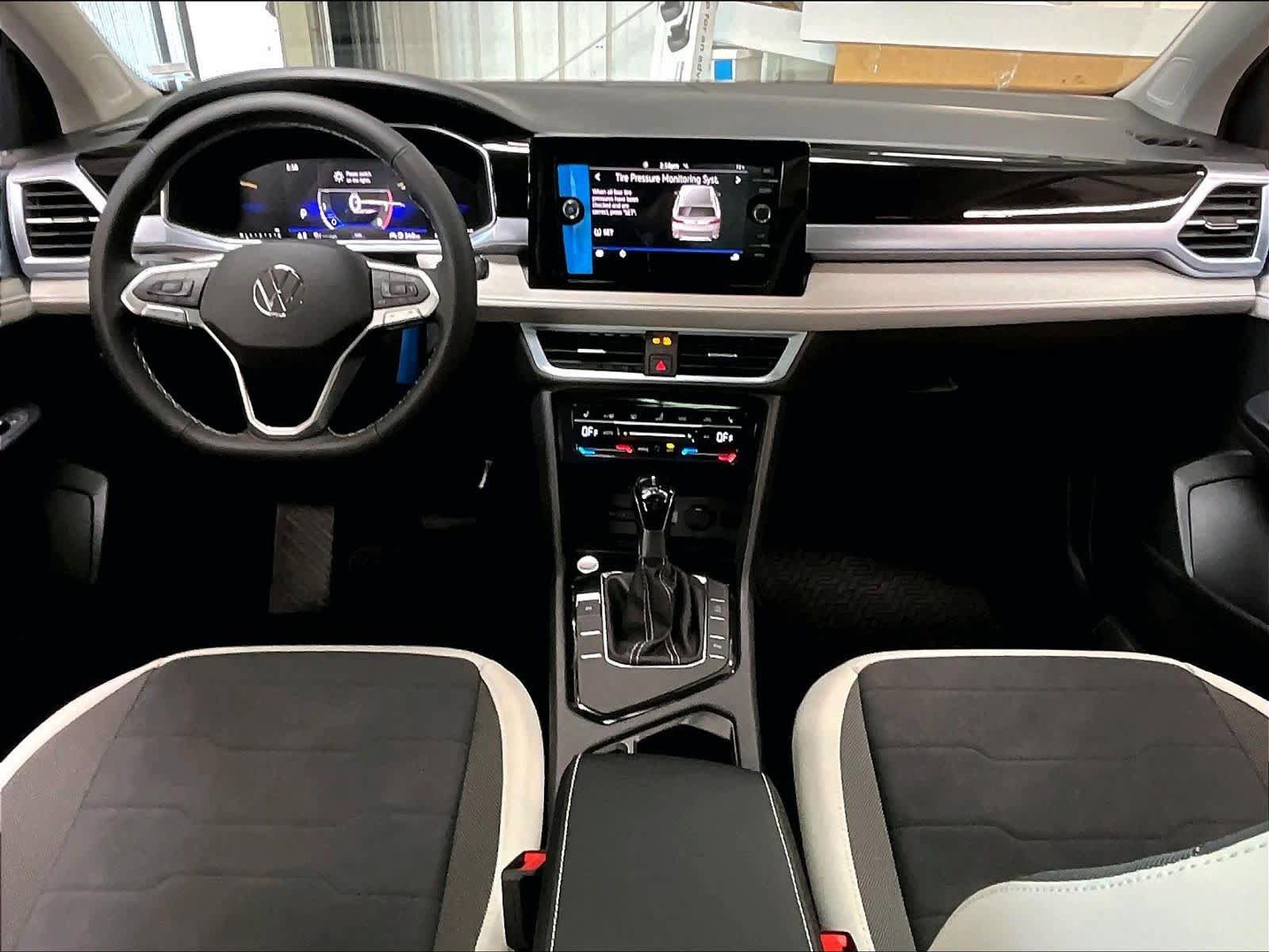 New 2026 Volkswagen Taos SE FWD image 7