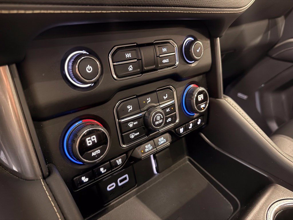 Used 2023 Chevrolet Tahoe Premier w/ Texas Edition RWD image 31