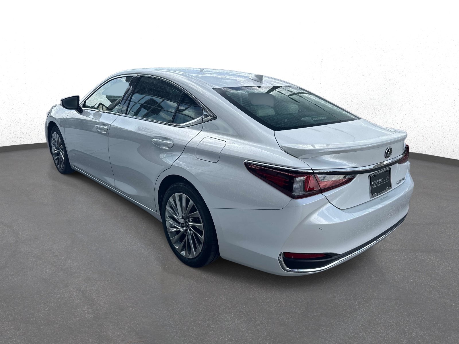 Certified 2023 Lexus ES 300h Ultra Luxury w/ Accessory Package (Z2) FWD image 5