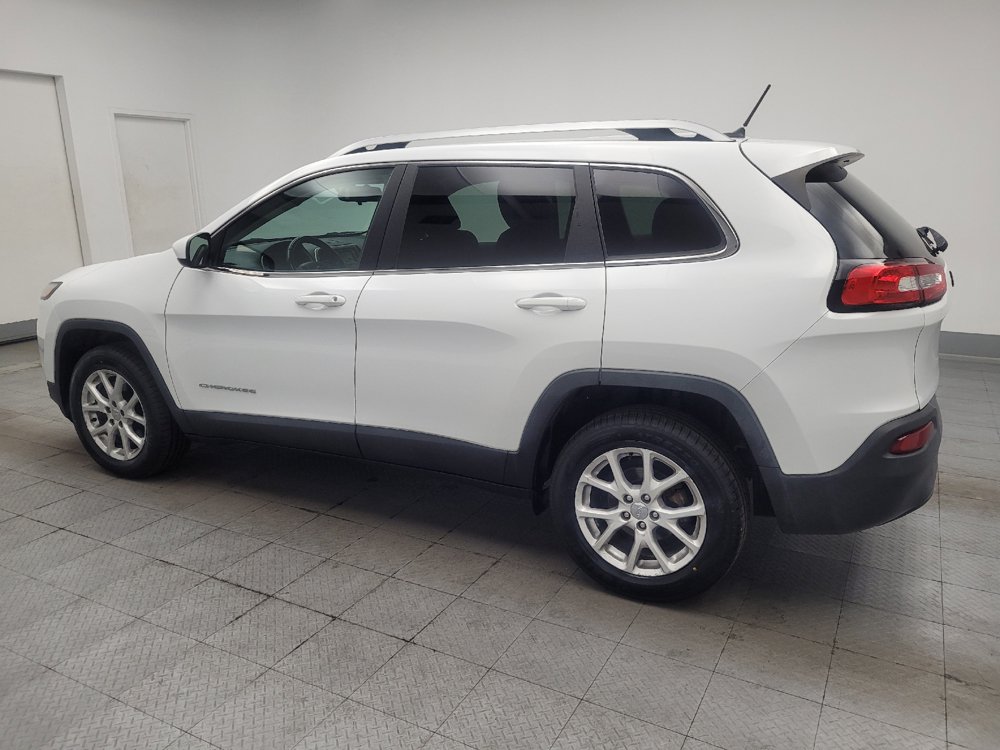 Used 2017 Jeep Cherokee Latitude FWD image 3