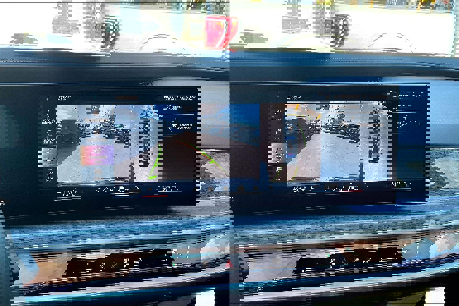 Used 2025 BMW i7 xDrive60 w/ Executive Package image 27