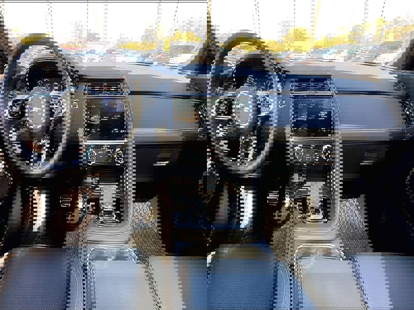 Used 2024 Jaguar E-PACE R-Dynamic SE image 16