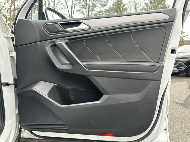Certified 2022 Volkswagen Tiguan SE image 30