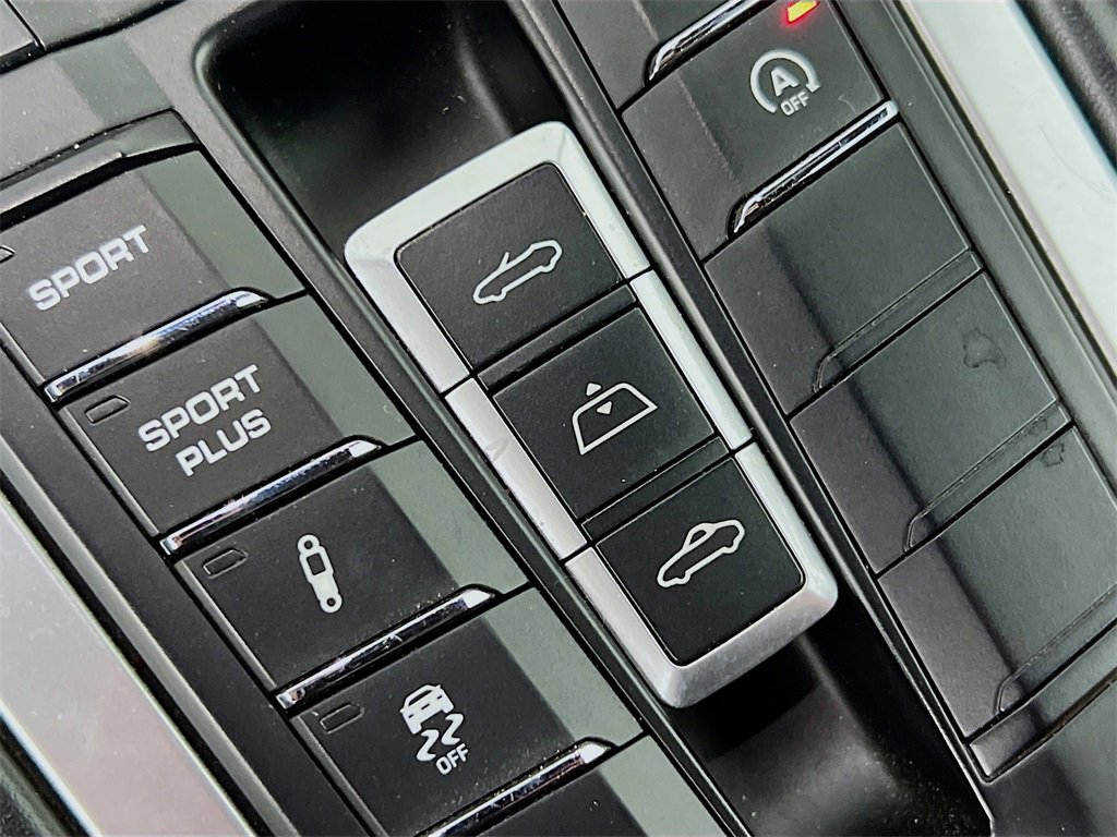 Certified 2016 Porsche 911 Turbo image 14