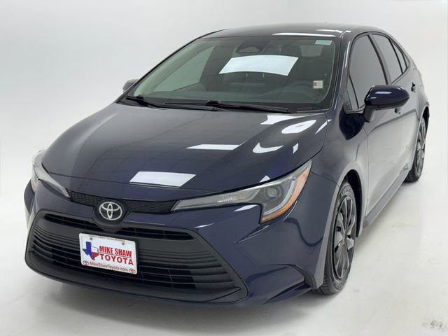Used 2025 Toyota Corolla LE image 4