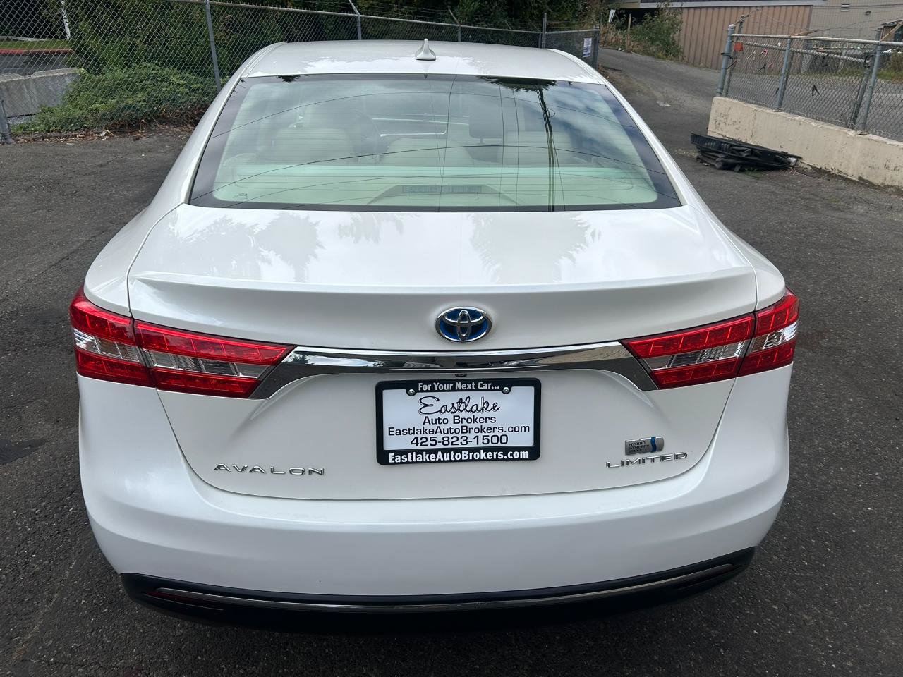 Used 2014 Toyota Avalon Limited FWD image 6