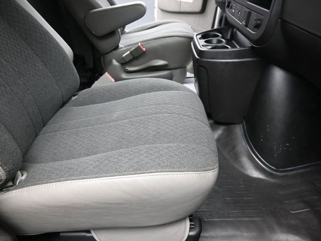 Used 2024 Chevrolet Express 3500 image 18