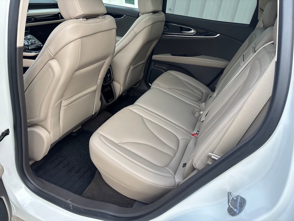 Used 2022 Lincoln Nautilus Reserve w/ Equipment Group 201A image 30