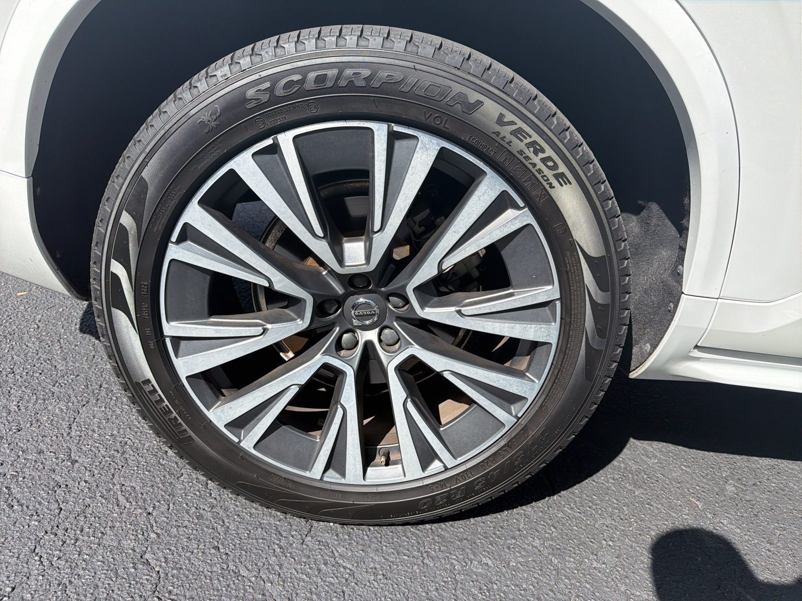Used 2021 Volvo XC90 T6 Momentum w/ Protection Package Premier AWD/4WD image 11