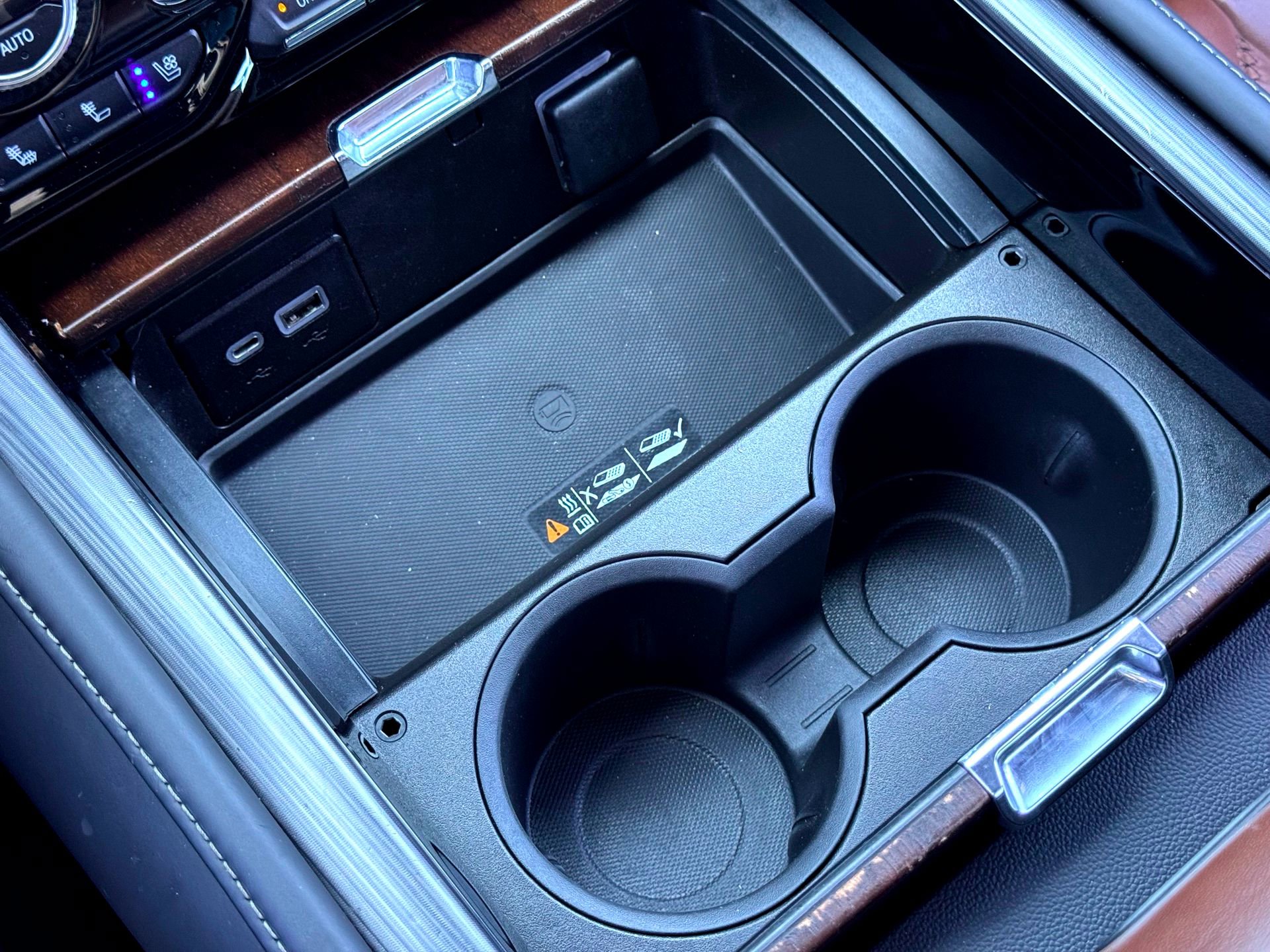 Used 2023 GMC Yukon Denali Ultimate image 31