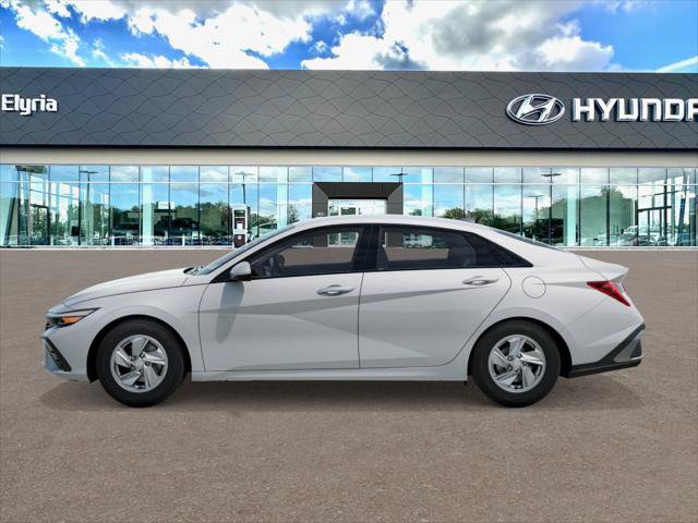 New 2026 Hyundai Elantra SE FWD image 3