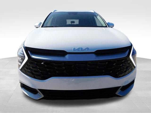 Used 2025 Kia Sportage EX image 2