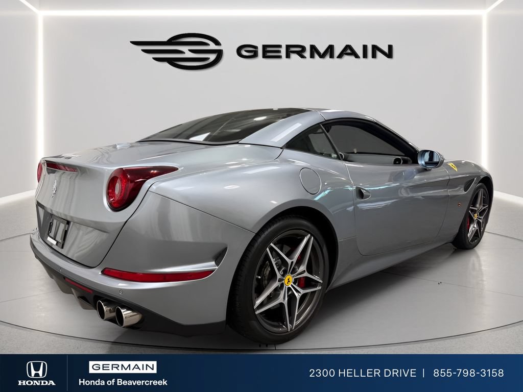 Used 2017 Ferrari California T RWD image 8