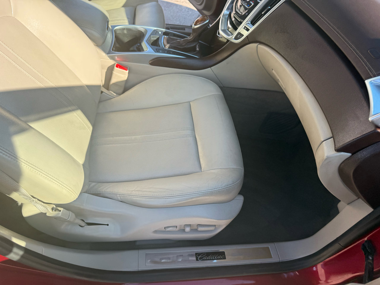 Used 2015 Cadillac SRX Luxury w/ Driver Awareness Package image 81