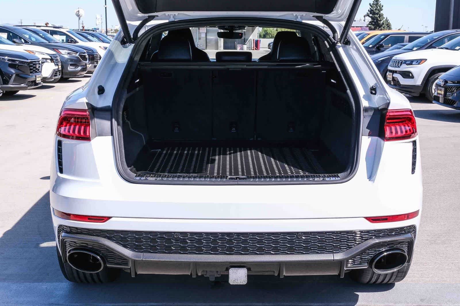 Used 2022 Audi RS Q8 w/ Carbon Optic Package AWD/4WD image 27