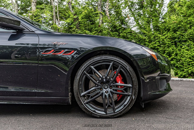 Used 2022 Maserati Quattroporte Trofeo RWD image 11