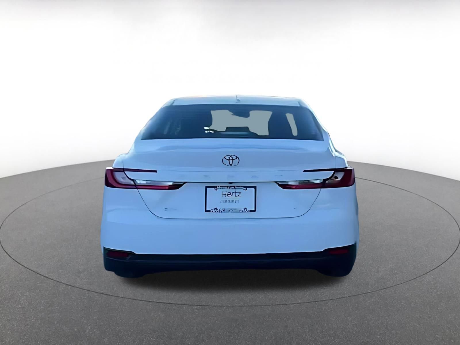 Used 2025 Toyota Camry LE image 10