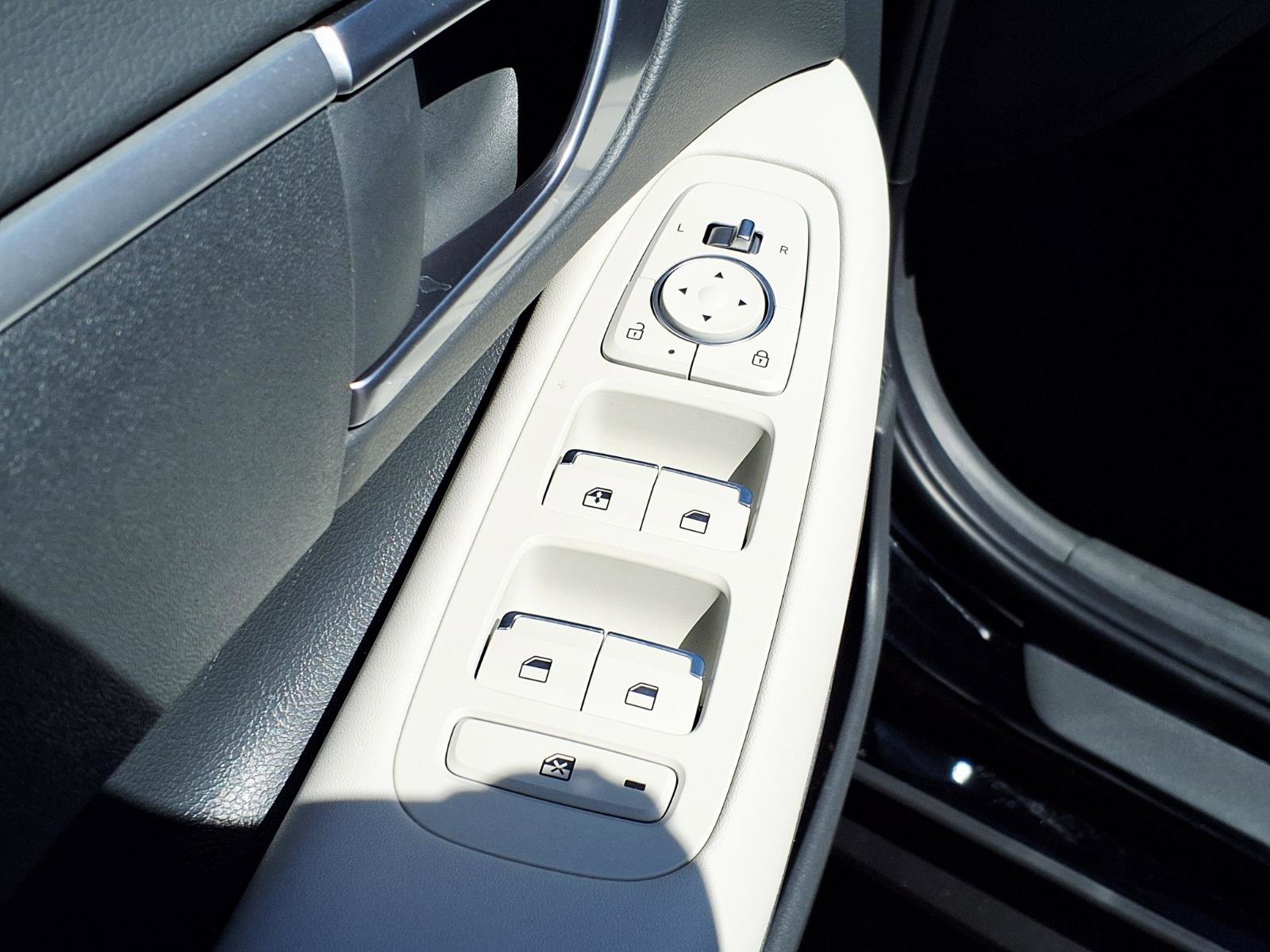 Certified 2025 Hyundai Sonata SE FWD image 18