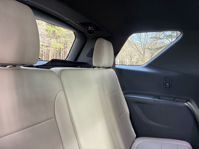 Used 2023 Chevrolet Traverse Premier image 24