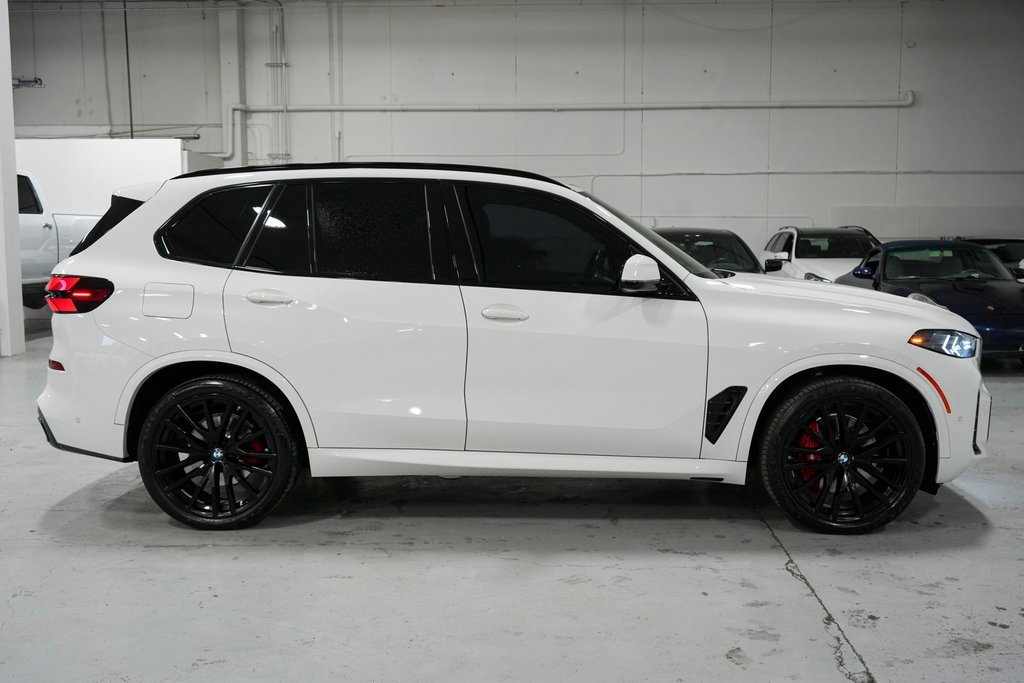 Used 2024 BMW X5 xDrive40i w/ M Sport Package image 7