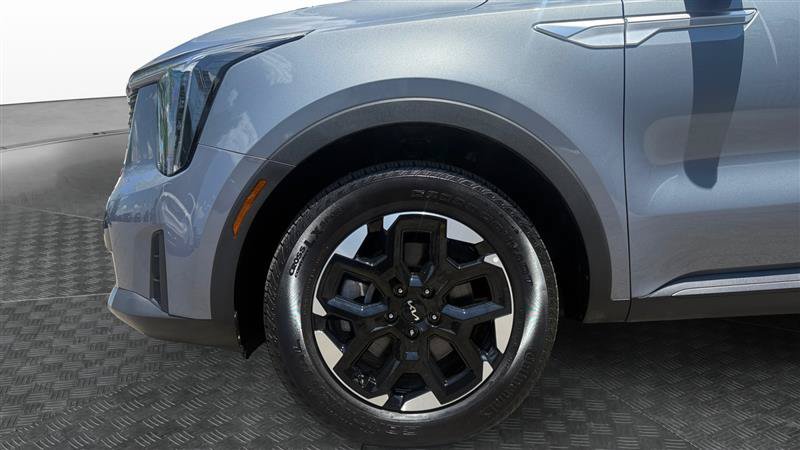 Used 2025 Kia Sorento S w/ Panoramic Sunroof Package AWD/4WD image 9