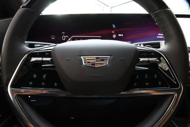 Used 2025 Cadillac Escalade Premium Luxury image 17