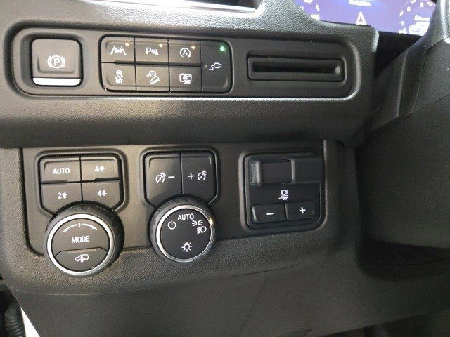 Used 2022 Chevrolet Tahoe Z71 w/ Z71 Off-Road Package image 22