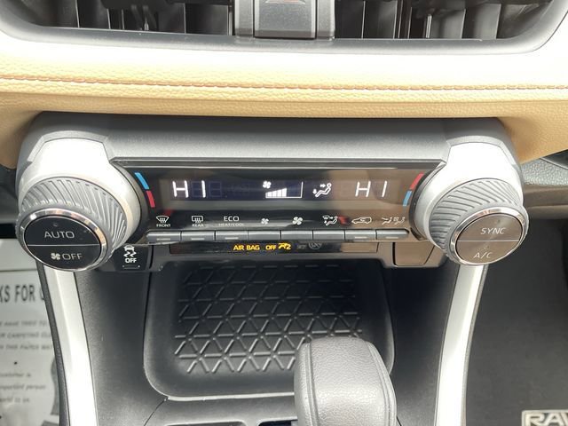 Certified 2021 Toyota RAV4 XLE w/ Convenience Package AWD/4WD image 19