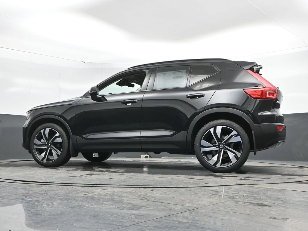 New 2026 Volvo XC40 B5 Plus w/ Protection Package Premier image 44