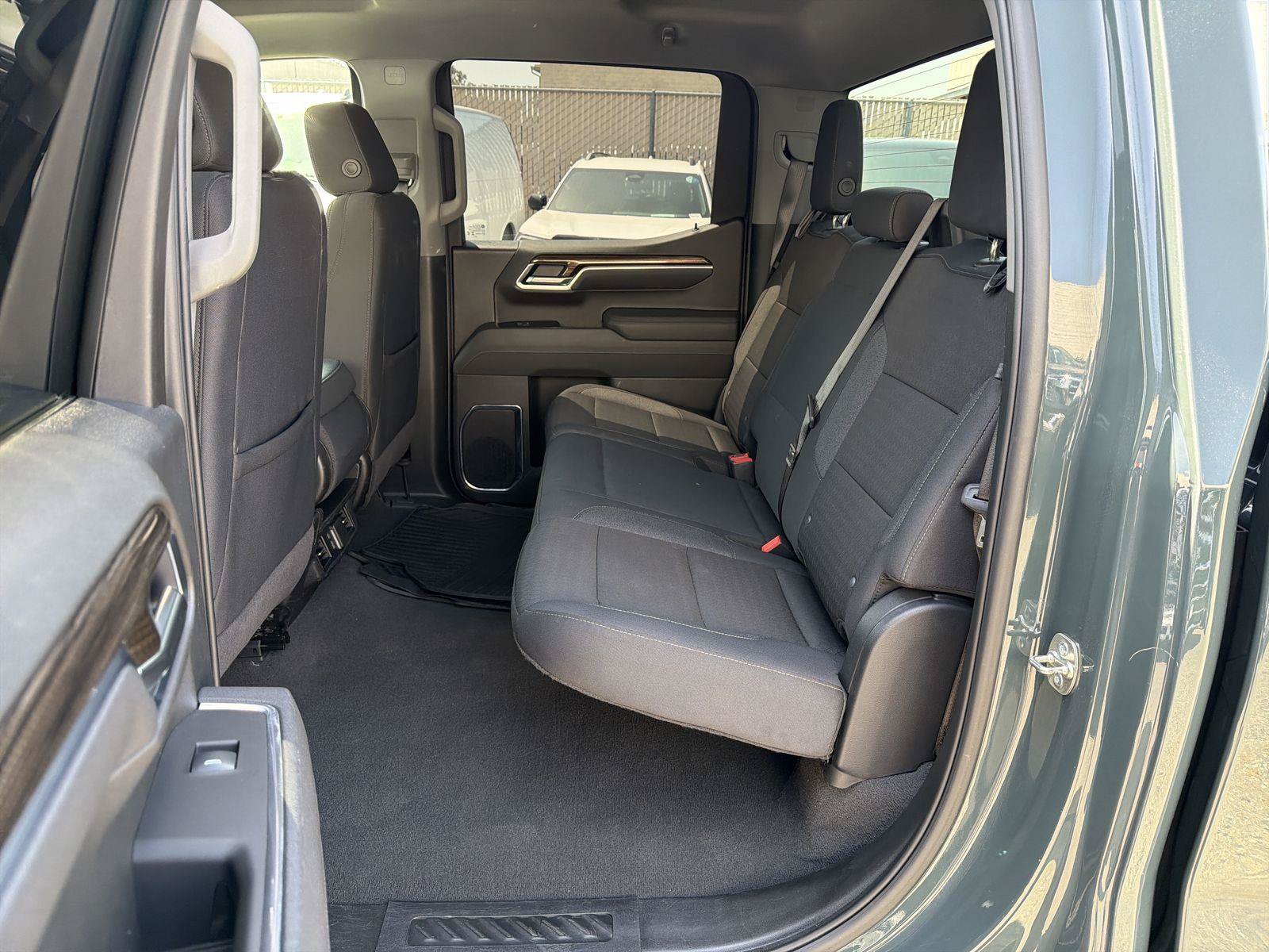 Used 2025 Chevrolet Silverado 1500 LT AWD/4WD image 24
