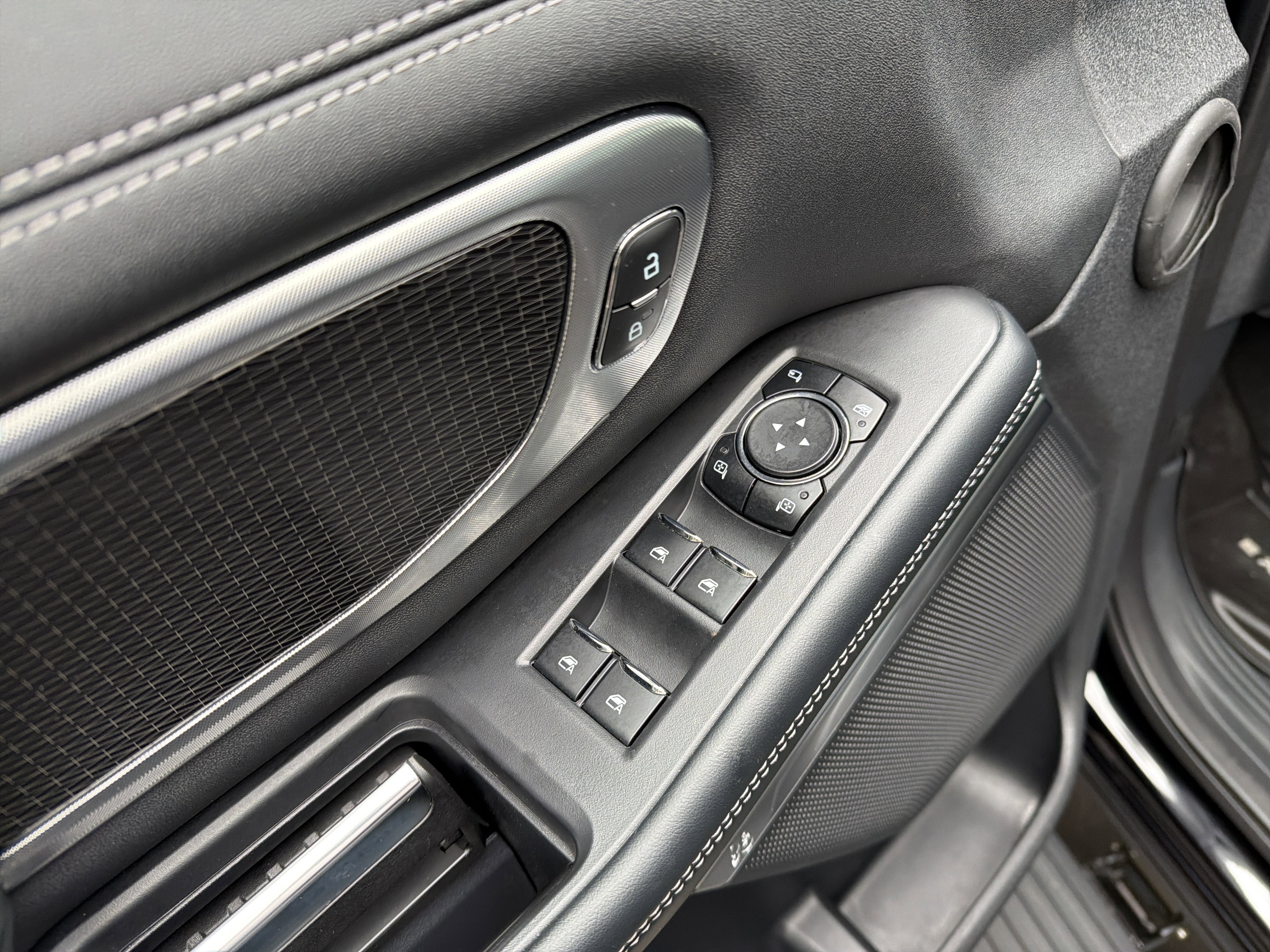 Used 2025 Ford Expedition Max Platinum w/ Stealth Appearance Package image 15