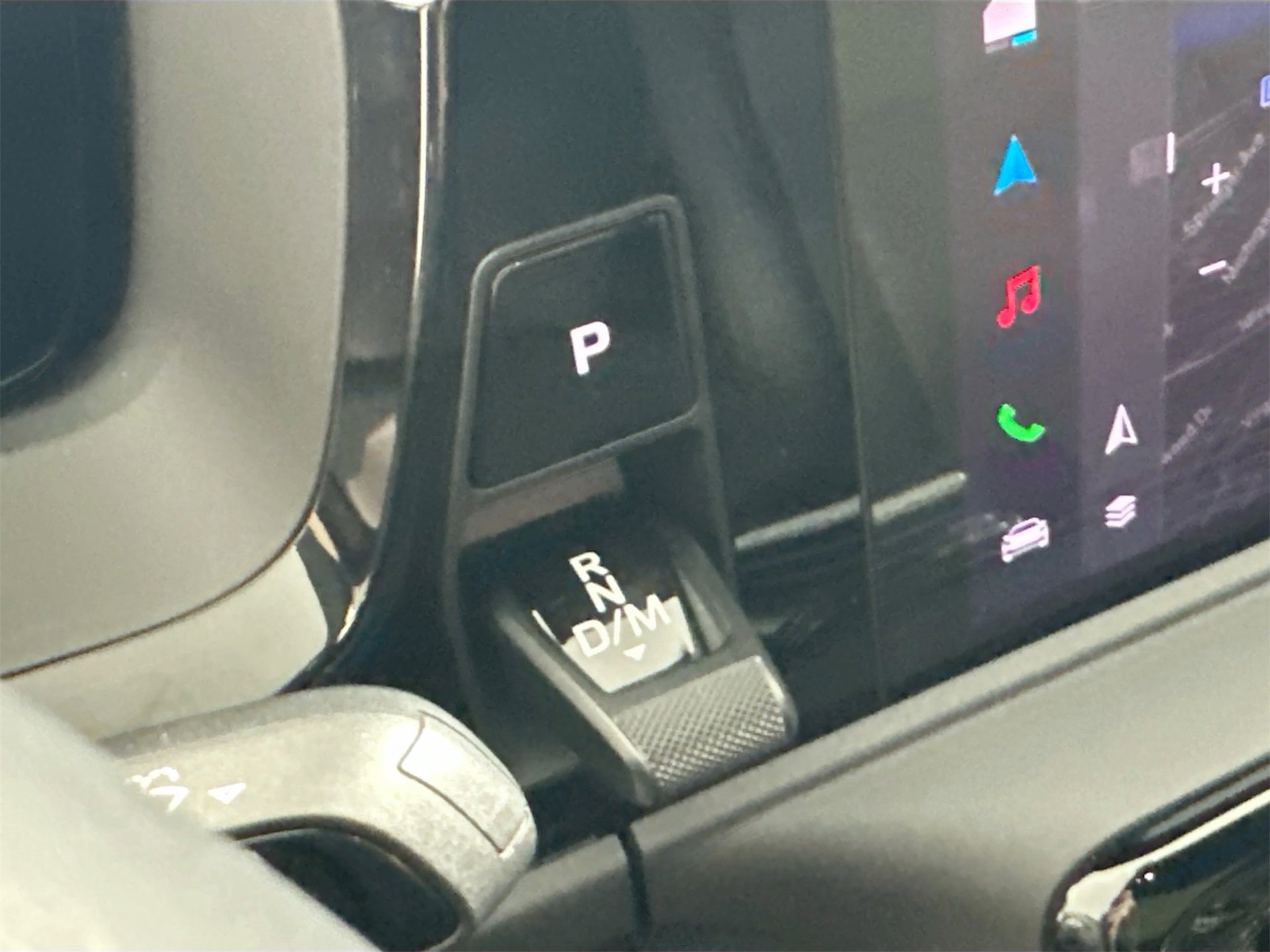 Certified 2025 Porsche Panamera image 33