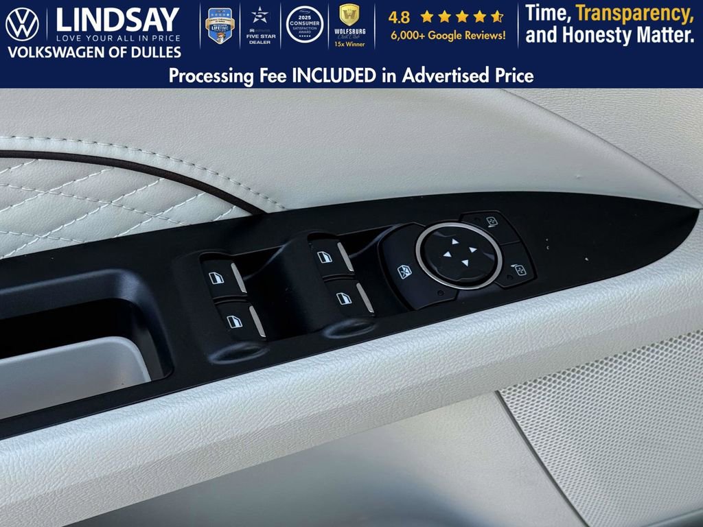 Used 2017 Ford Fusion Platinum image 9