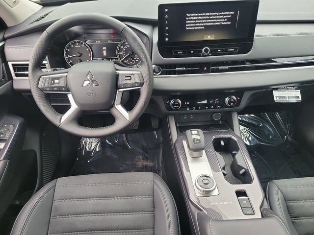 New 2025 Mitsubishi Outlander SE image 16