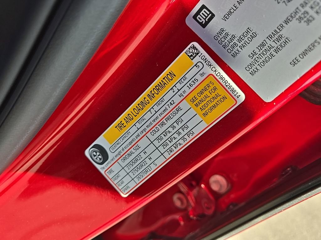 Used 2024 Chevrolet Suburban LT w/ Luxury Package AWD/4WD image 14