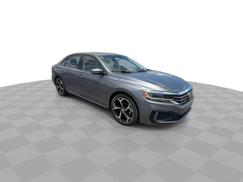 Used 2020 Volkswagen Passat 2.0T R-Line FWD image 2