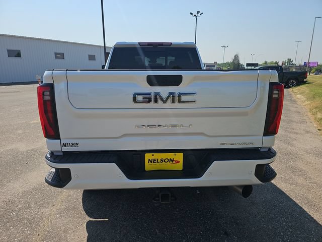 Used 2024 GMC Sierra 3500 Denali Ultimate AWD/4WD image 4